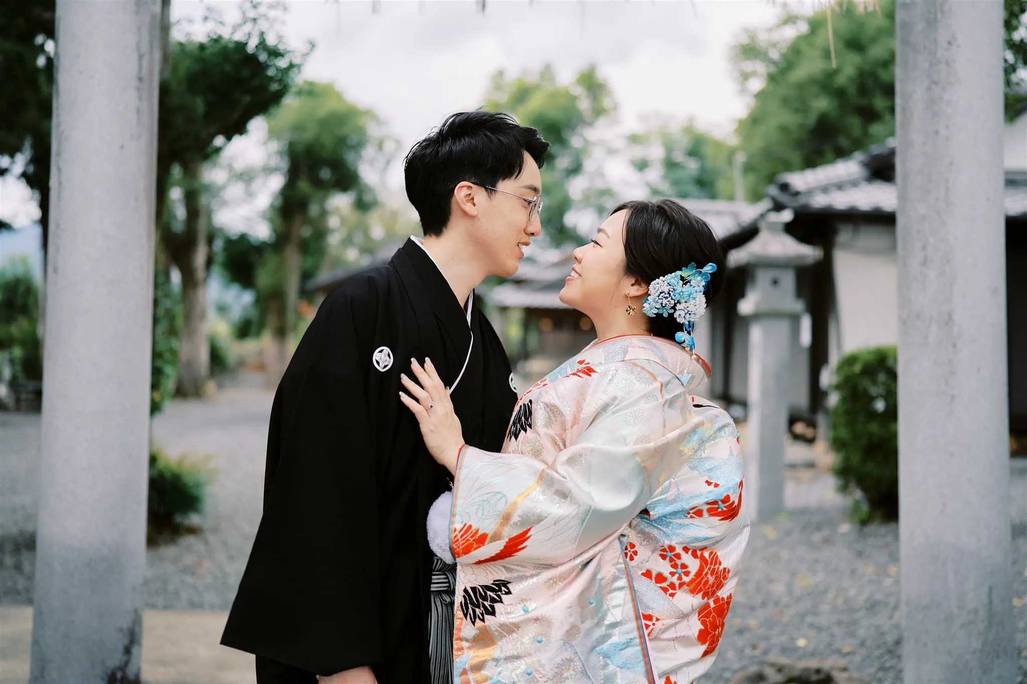 Kyoto Tokyo Japan Elopement Wedding Photographer, Planner & Videographer | A japanese couple in traditional kimono attire captured by an elopement photographer.