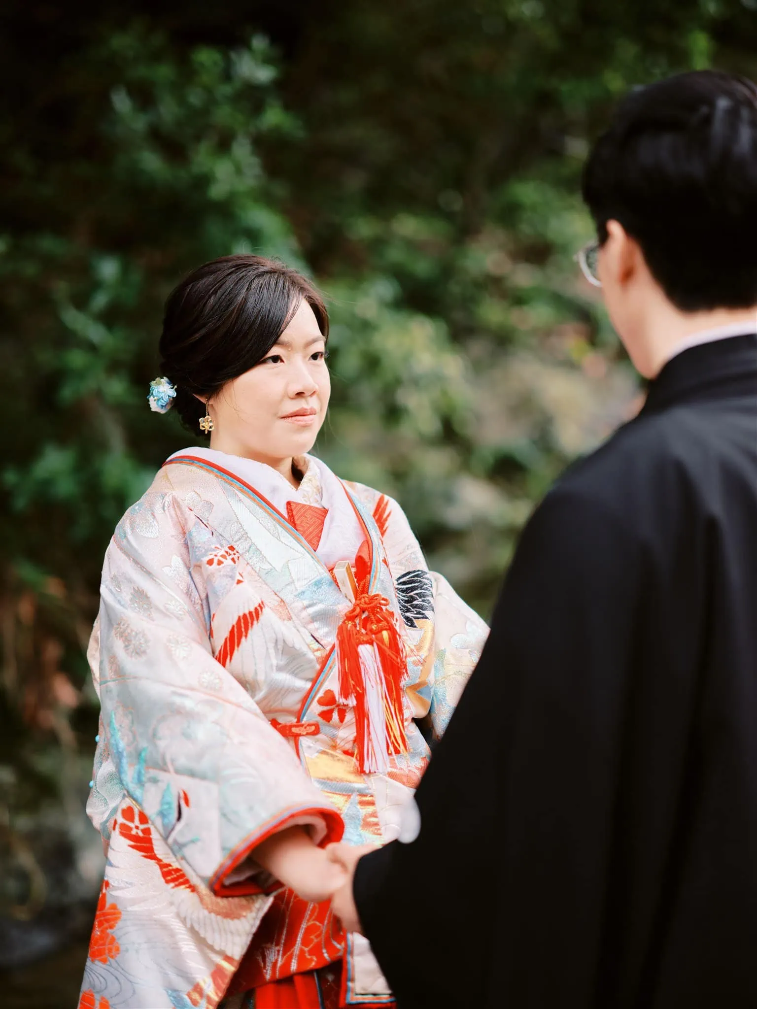 Kyoto Tokyo Japan Elopement Wedding Photographer, Planner & Videographer | A couple in a kimono, captured by an elopement photographer.