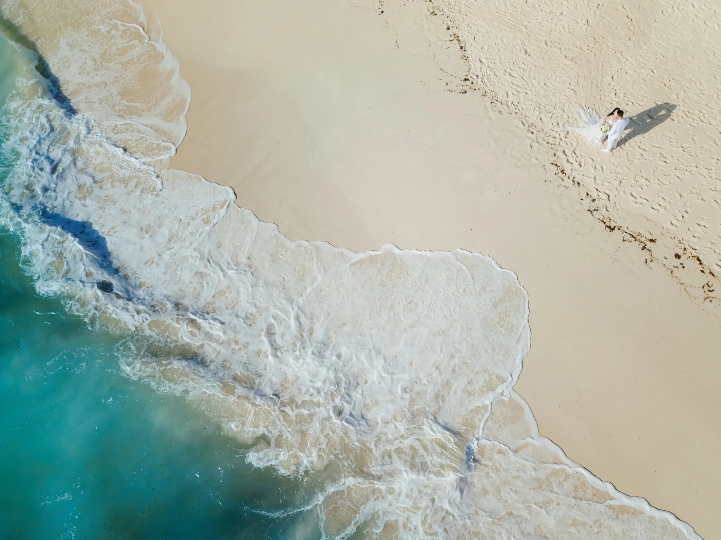 Couple eloping on the beach in Miyakojima, Okinawa Japan — Nomad Weddings